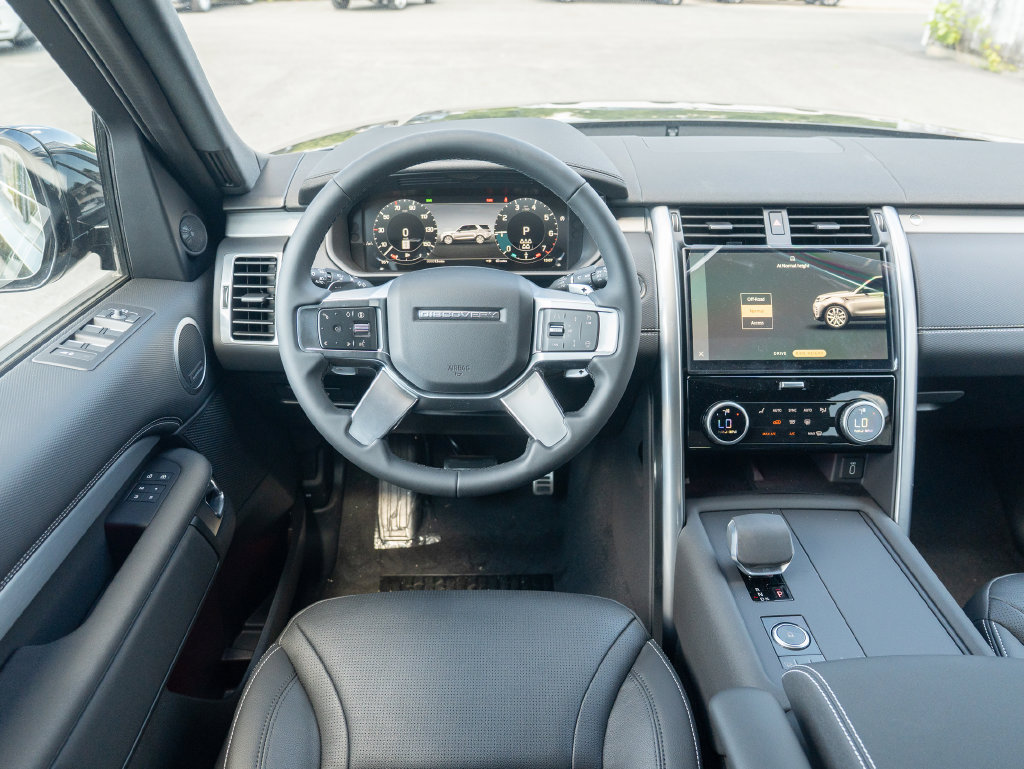 New 2026 Land Rover Discovery Limited Edition AWD/4WD image 12