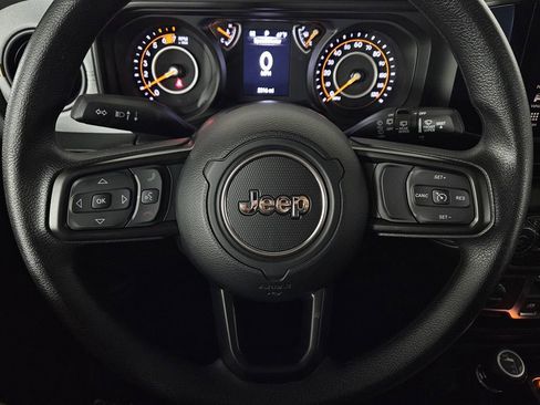 Used 2026 Jeep Wrangler Sport AWD/4WD image 17