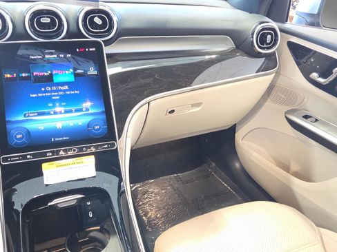 Used 2026 Mercedes-Benz GLC 300 image 12