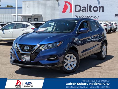 Used 2020 Nissan Rogue Sport S image 1
