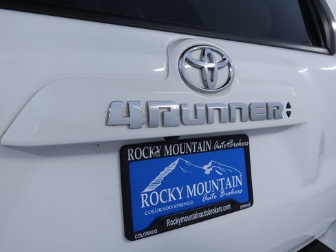 Used 2021 Toyota 4Runner SR5 AWD/4WD image 10