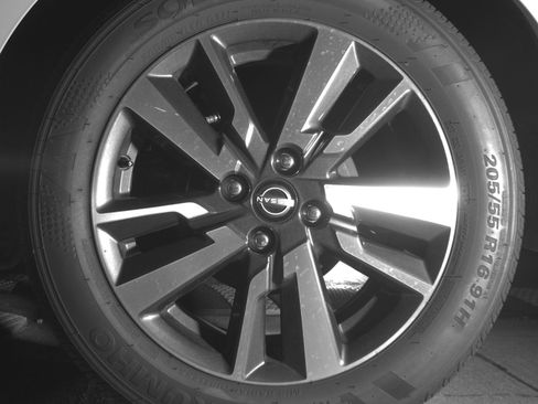 Used 2025 Nissan Versa SV image 14