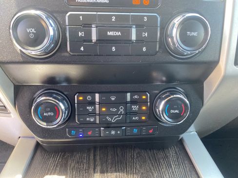 Used 2021 Ford F450 Lariat w/ Lariat Ultimate Package AWD/4WD image 16