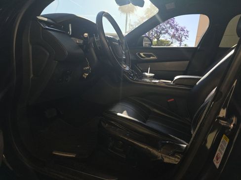 Used 2020 Land Rover Range Rover Velar S image 4