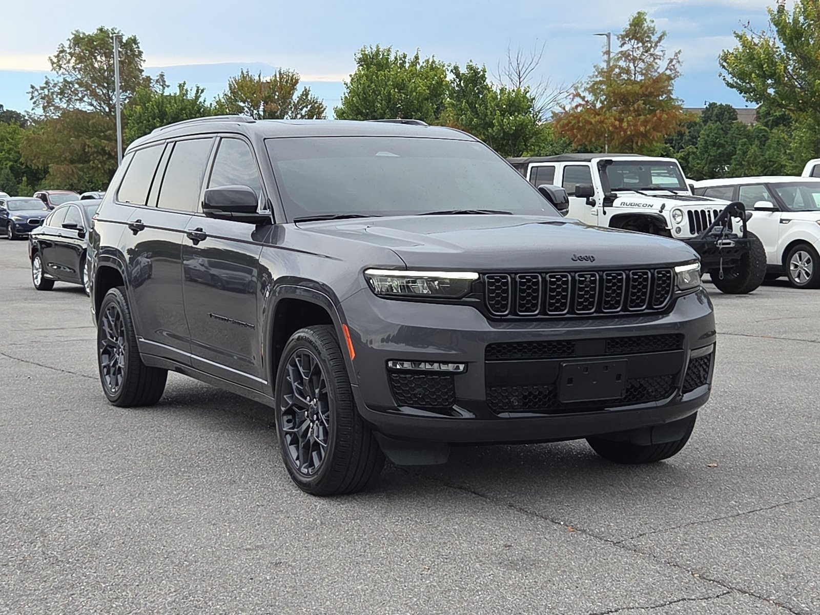 Used 2024 Jeep Grand Cherokee L Summit w/ High Altitude Package AWD/4WD image 1