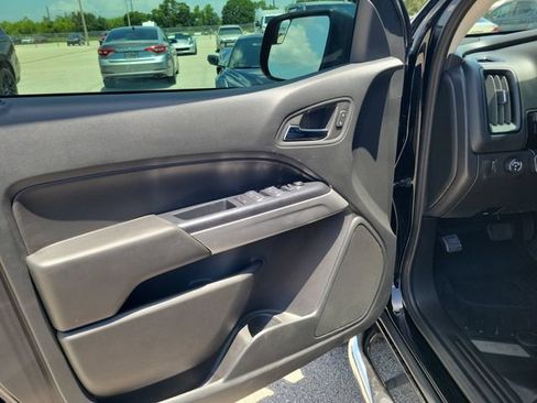 Used 2022 Chevrolet Colorado LT w/ Luxury Package RWD image 16