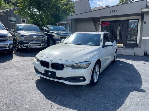 Used 2016 BMW 320i xDrive Sedan w/ Driver Assistance Package AWD/4WD image 2