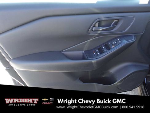 Used 2024 Nissan Rogue S image 11