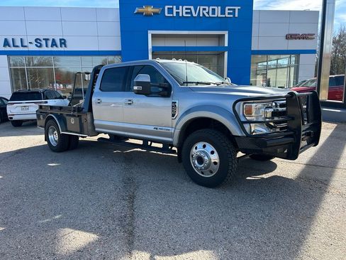 Used 2022 Ford F450 Lariat w/ Lariat Value Package image 2