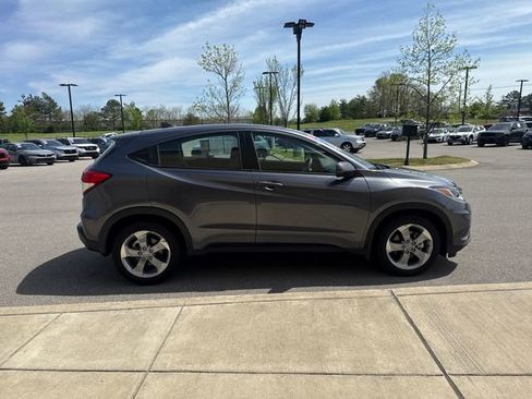 Certified 2022 Honda HR-V LX image 5