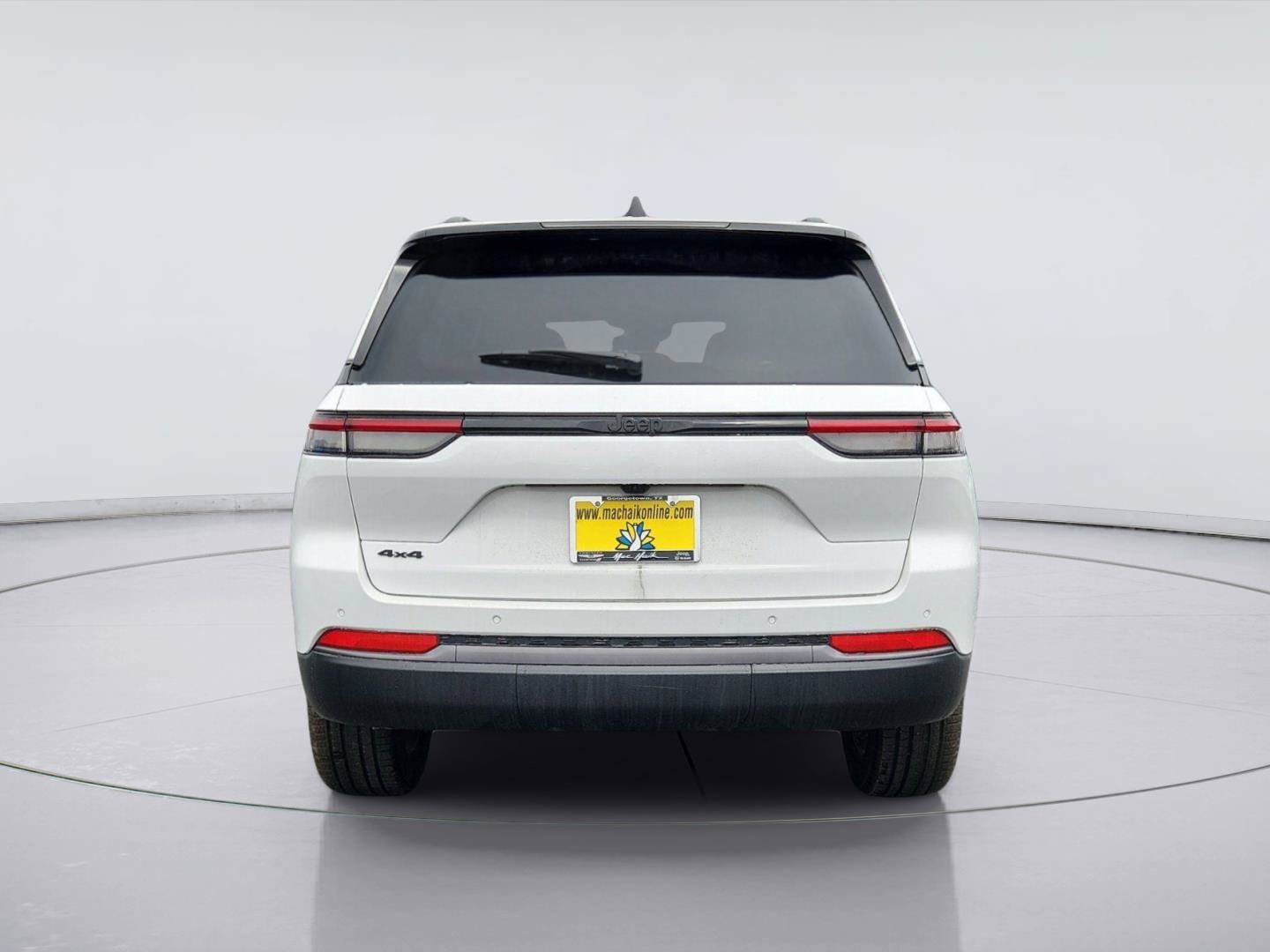 New 2026 Jeep Grand Cherokee Limited w/ Limited Altitude Package AWD/4WD image 4