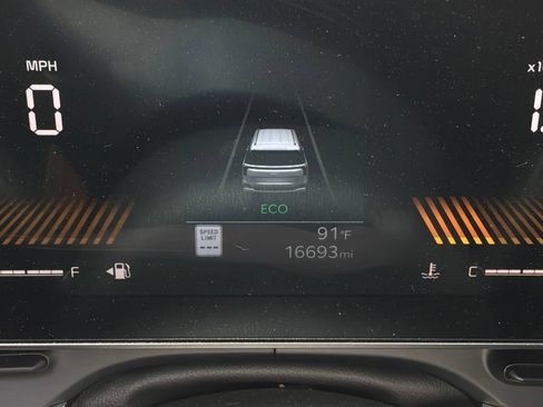 Used 2026 Kia Carnival FWD image 43