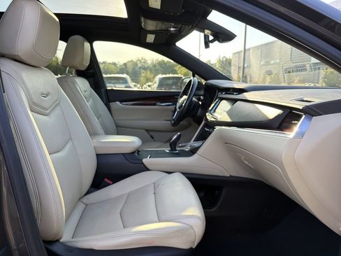 Used 2019 Cadillac XT5 Luxury FWD image 18
