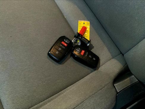 Used 2025 Toyota Camry LE image 14