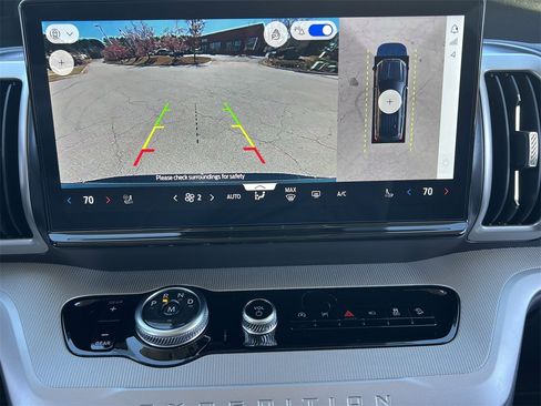 New 2025 Ford Expedition Active image 3