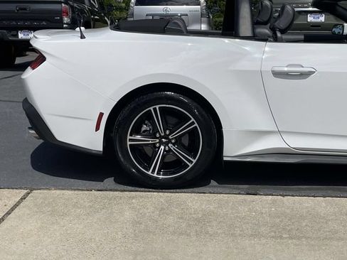 Used 2025 Ford Mustang Premium RWD image 29