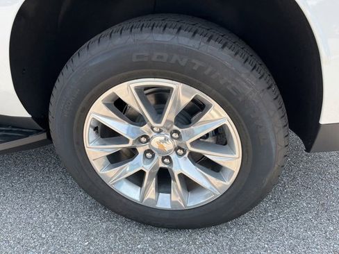 New 2025 Chevrolet Suburban Premier image 43