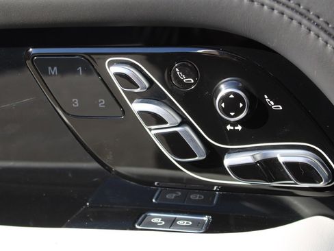 Used 2020 Land Rover Range Rover SV Autobiography Dynamic image 17