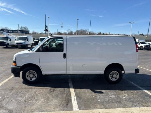 Used 2021 Chevrolet Express 2500 w/ Driver Convenience Package image 5
