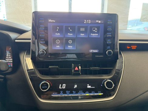 Used 2021 Toyota Corolla LE FWD image 44