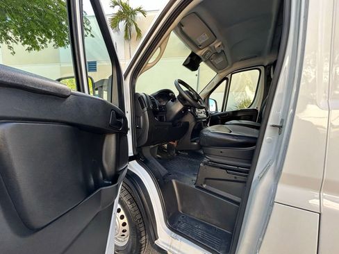 Used 2023 RAM ProMaster 2500 FWD image 9
