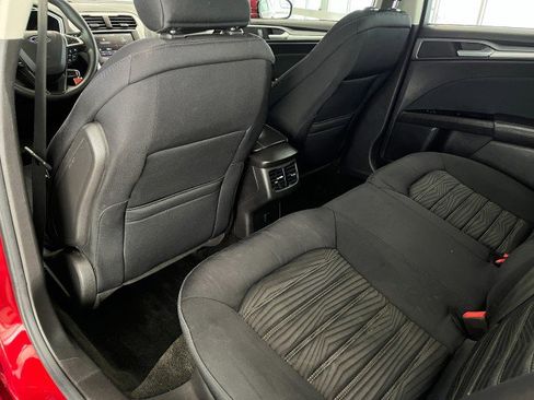 Used 2016 Ford Fusion SE image 27