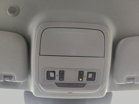 Used 2023 Ford Explorer XLT w/ Equipment Group 202A image 19