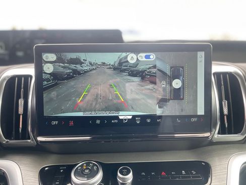 Used 2025 Ford Expedition Platinum image 19