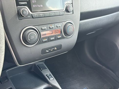 Used 2017 Nissan Leaf S image 21