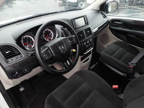 Used 2017 Dodge Grand Caravan SE w/ Power Window Group image 15