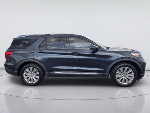 Used 2022 Ford Explorer Limited w/ Equipment Group 301A RWD image 4