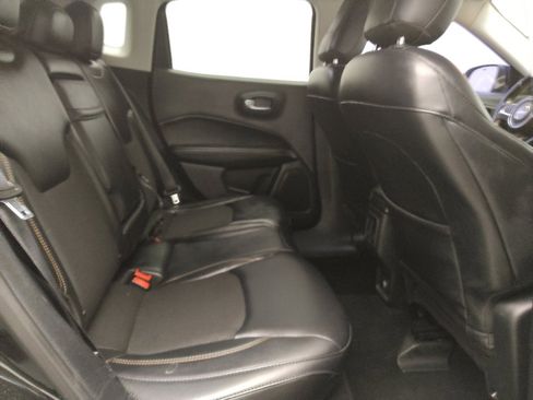 Used 2017 Jeep Compass Latitude image 19