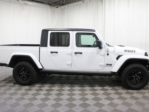 Used 2021 Jeep Gladiator Sport AWD/4WD image 27