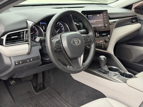 Used 2024 Toyota Camry SE w/ Convenience Package image 10