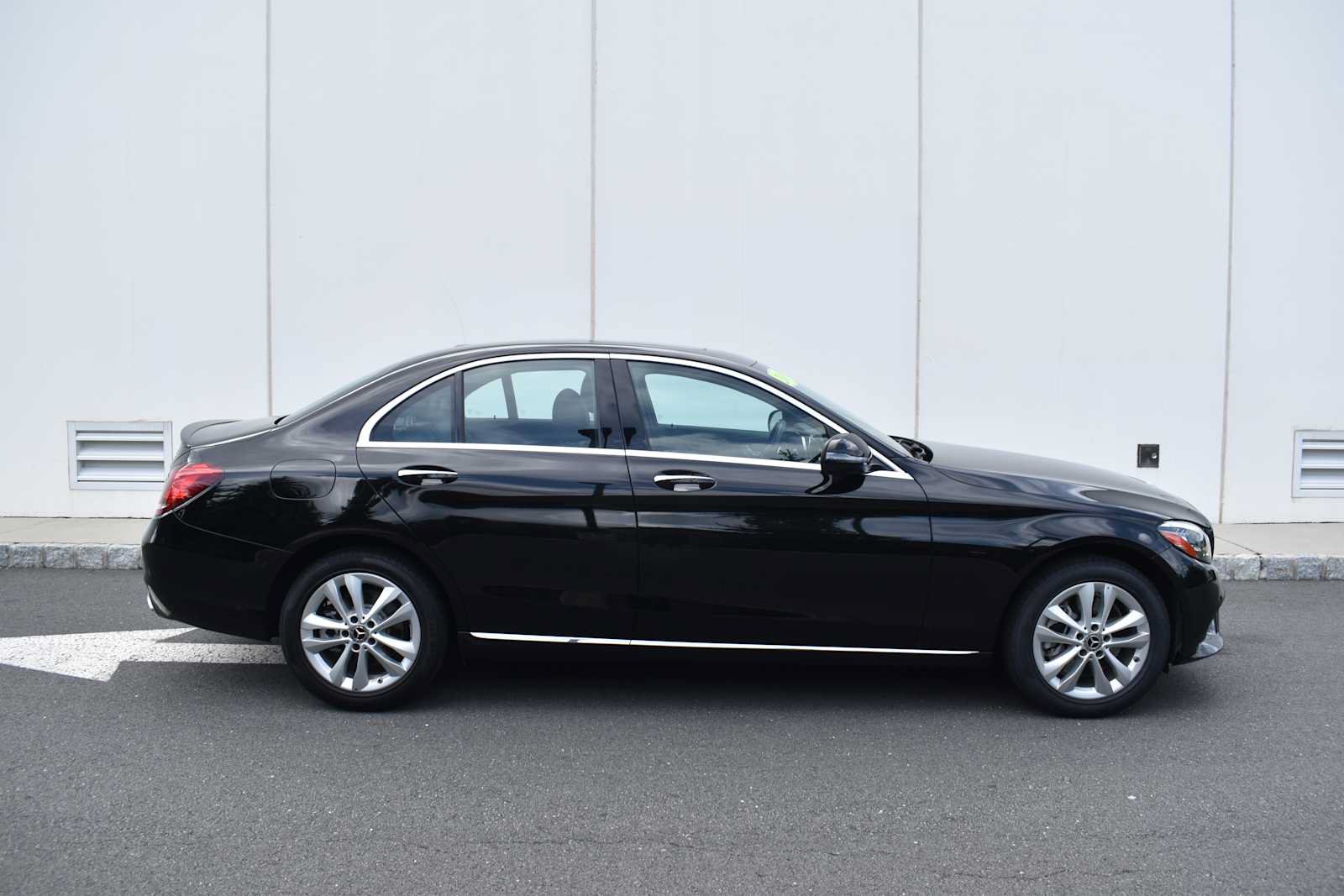 Used 2019 Mercedes-Benz C 300 4MATIC Sedan image 2