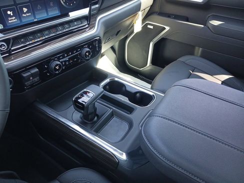 Used 2025 Chevrolet Silverado 1500 RST w/ Convenience Package II AWD/4WD image 11