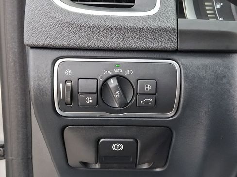 Used 2018 Volvo S60 T5 Inscription image 28