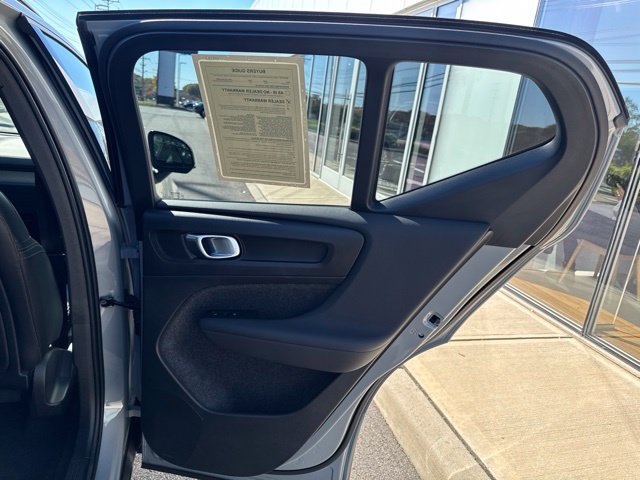 Used 2024 Volvo XC40 B5 Plus w/ Climate Package AWD/4WD image 11