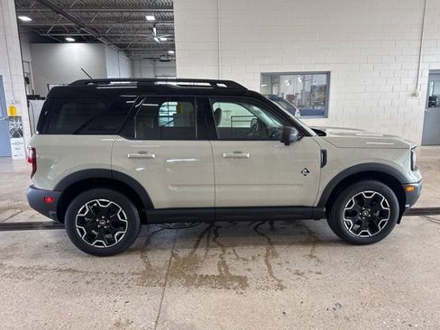 Used 2025 Ford Bronco Sport Outer Banks w/ Outer Banks Tech Package+ image 2