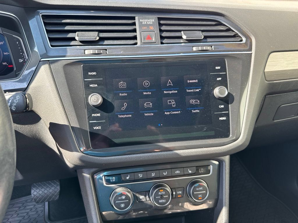 Used 2019 Volkswagen Tiguan SEL AWD/4WD image 23