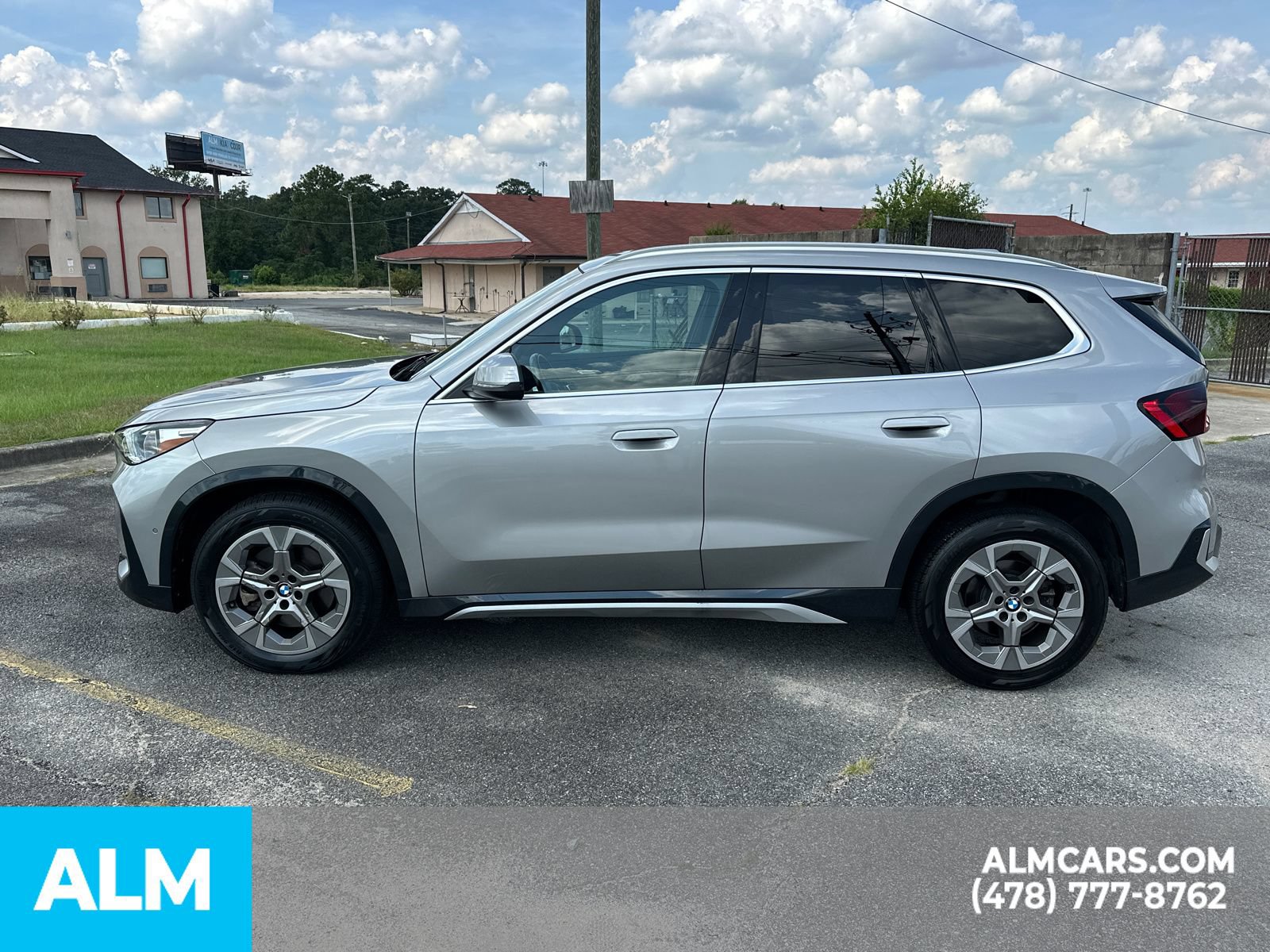 Used 2025 BMW X1 xDrive28i AWD/4WD image 9