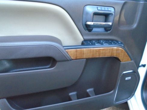 Used 2015 GMC Sierra 2500 SLT w/ Duramax Plus Package image 8