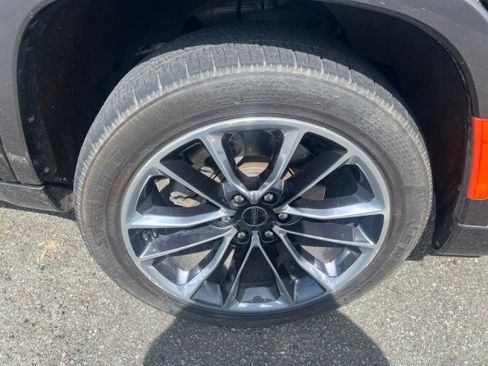 Used 2022 Jeep Wagoneer Series III w/ Premium Group I image 3