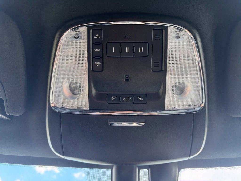 Used 2021 Jeep Grand Cherokee Limited AWD/4WD image 28
