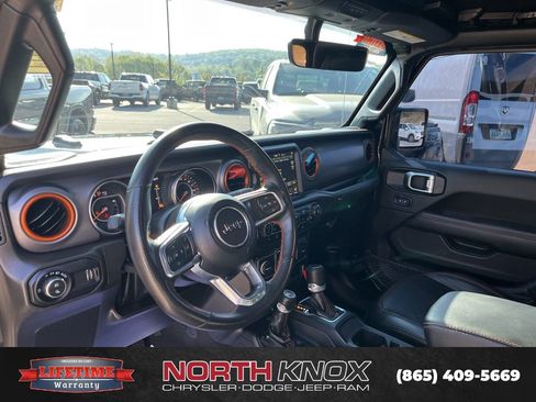 Used 2023 Jeep Gladiator Mojave w/ Cold Weather Group image 6