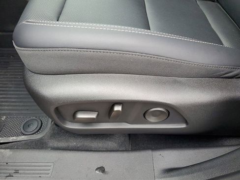 Used 2026 GMC Terrain Elevation w/ Elevation Premium Package image 9