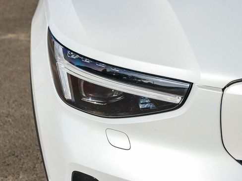 Used 2023 Volvo XC40 Recharge Ultimate AWD/4WD image 16