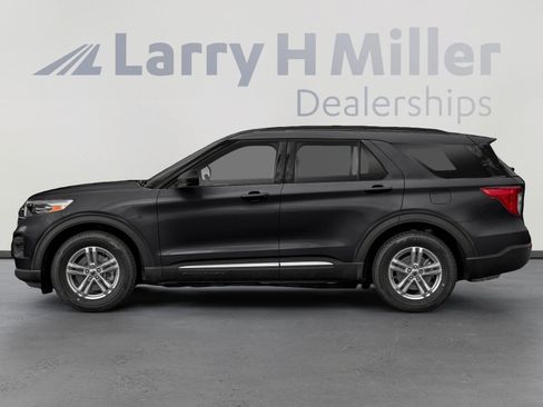 Used 2020 Ford Explorer XLT w/ Equipment Group 202A AWD/4WD image 3