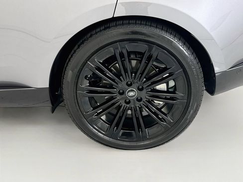 Used 2025 Land Rover Range Rover SE AWD/4WD image 30