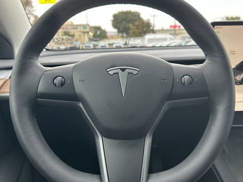 Used 2022 Tesla Model 3 image 22